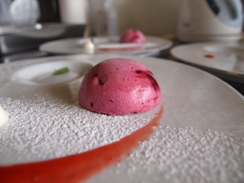 Dessert /  mousse aux cassis